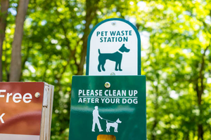 What to Look from in a Dog Waste Dispenser: Features and Functionality